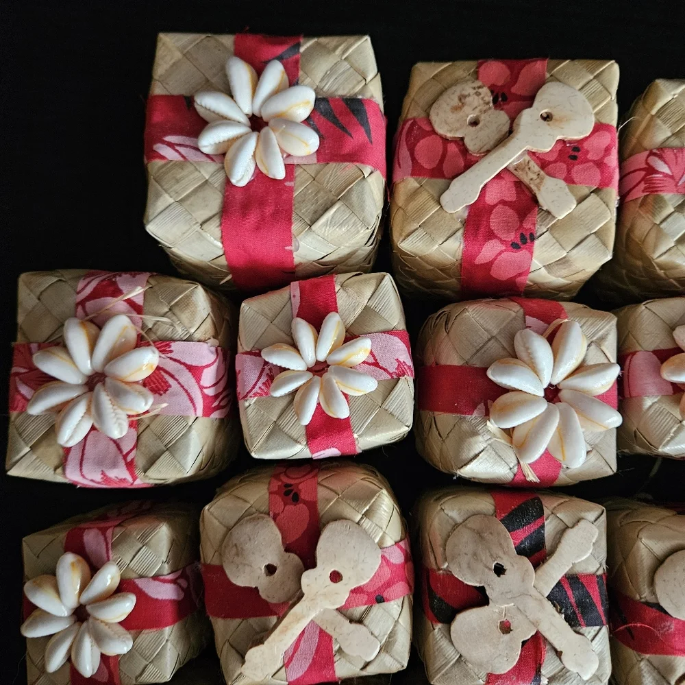 Traditional Hawaiian Lauhala Gift Baskets Lot Of 32 Handmade Small